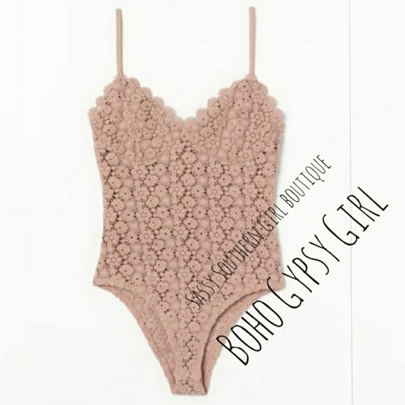 ⭐🆕Boho Rose blush pink crochet bodysuit - Picture 2 of 9